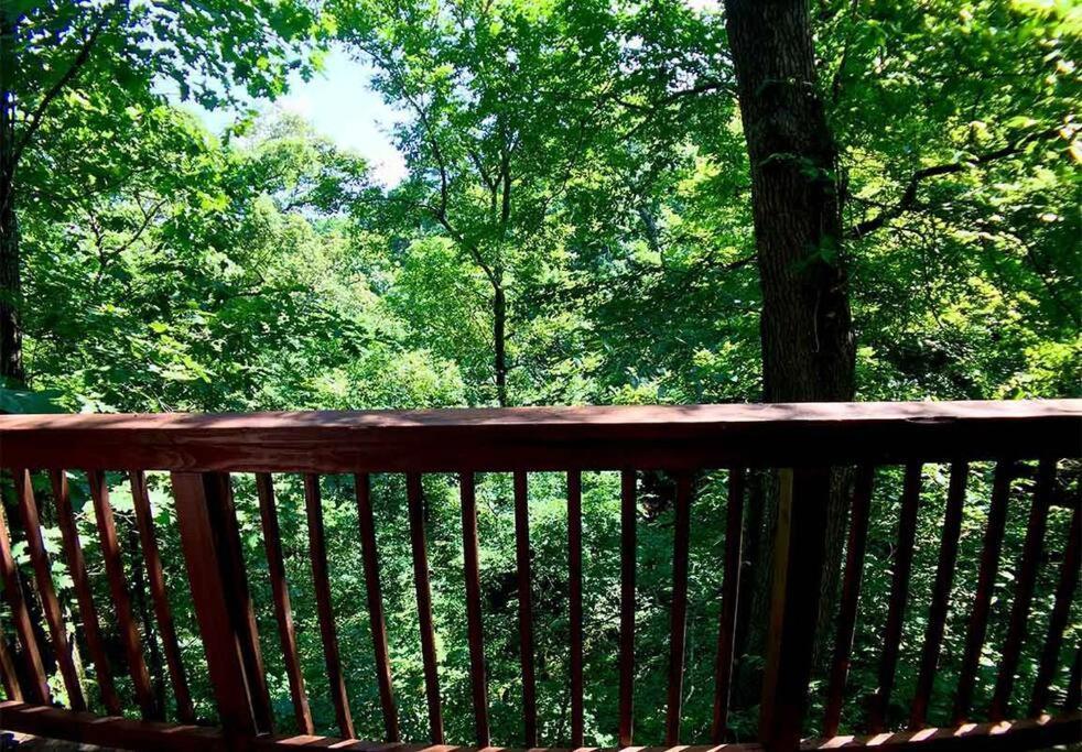 Chateau Treehouse #11 @ Oak Crest Cottages And Treehouses Eureka Springs Exterior foto
